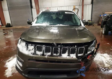 2018 Jeep Compass Latitude z USA, uszkodzony, nr VIN 3C4NJDBB9JT485221